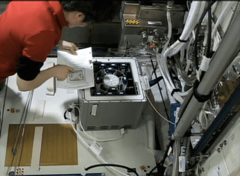 Spazio, gli scienziati studiano il sonno di Samantha Spazio, gli scienziati studiano il sonno di Samantha