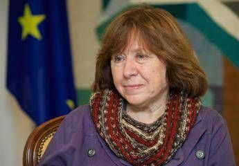 Bielorussia, Nobel Alexievich ha lasciato il Paese Bielorussia, Nobel Alexievich ha lasciato il Paese