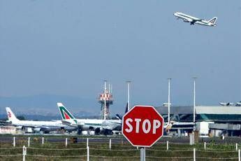 Alitalia-Etihad, c'è l'accordo. Ma è rischio paralisi per malattia di massa Alitalia-Etihad, c'è l'accordo. Ma è rischio paralisi per malattia di massa