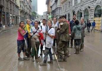 Genova, una pagina Fb e una mappa condivisa: così si coordinano gli 'Angeli del Fango' Genova, una pagina Fb e una mappa condivisa: così si coordinano gli 'Angeli del Fango'