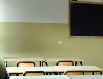Studente morto in classe a Roccaraso, l'autopsia: Deceduto per un malore Studente morto in classe a Roccaraso, l'autopsia: Deceduto per un malore