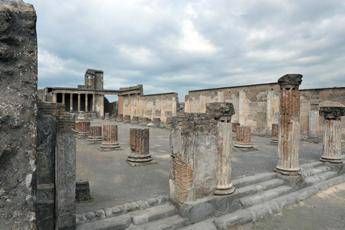 Riapre la Basilica degli scavi di Pompei dopo i restauri del Grande Progetto Riapre la Basilica degli scavi di Pompei dopo i restauri del Grande Progetto