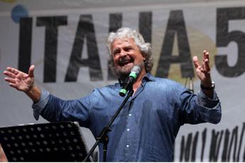 Beppe Grillo divide i militanti