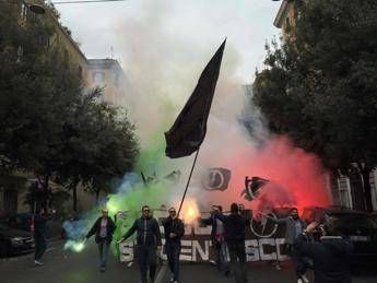 Scuole 'nere', 27mila voti e decine di eletti: torna il Blocco studentesco Scuole 'nere', 27mila voti e decine di eletti: torna il Blocco studentesco