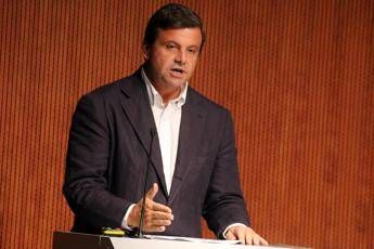 Calenda risponde a Renzi: Solitudine? Due cristiani li troverò Calenda risponde a Renzi: Solitudine? Due cristiani li troverò