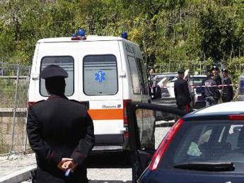 Colpito da un palo della luce mentre guida una ruspa, morto imprenditore Colpito da un palo della luce mentre guida una ruspa, morto imprenditore