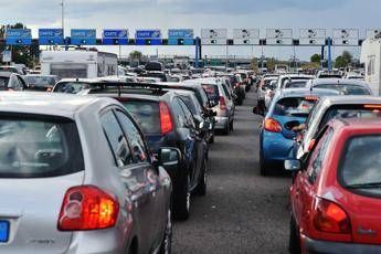 Toninelli: Stop aumento pedaggi su 90% autostrade Toninelli: Stop aumento pedaggi su 90% autostrade