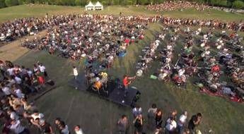 'Rockin' 1000' per i Foo Fighters a Cesena, Dave Grohl dice sì 'Rockin' 1000' per i Foo Fighters a Cesena, Dave Grohl dice sì