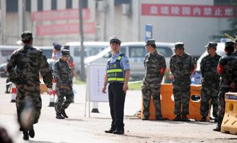 Cina, vescovo sotterraneo braccato da polizia