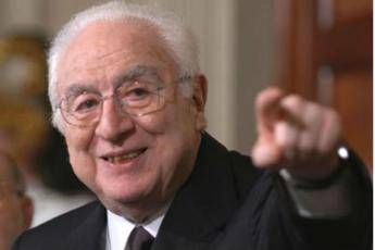 9 anni fa moriva Cossiga, storia ed eredità del 'picconatore' 9 anni fa moriva Cossiga, storia ed eredità del 'picconatore'
