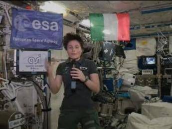 'Outing' di Renzi alla Cristoforetti: Rimandato in scienze 'Outing' di Renzi alla Cristoforetti: Rimandato in scienze