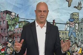 Crozza: Tutti cercano Pokemon, a Roma grillini cercano assessore al Bilancio /Video Crozza: Tutti cercano Pokemon, a Roma grillini cercano assessore al Bilancio /Video