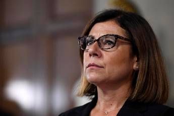 De Micheli: Vogliamo isolare il virus, non le persone De Micheli: Vogliamo isolare il virus, non le persone