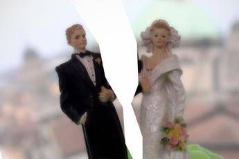 La coppia scoppia a Natale, boom di divorzi dopo le feste