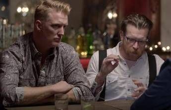 Eagles of Death Metal: Molti si sono nascosti nei nostri camerini ma sono stati uccisi /Video Eagles of Death Metal: Molti si sono nascosti nei nostri camerini ma sono stati uccisi /Video