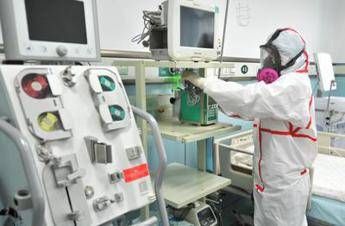 Ebola, torna in isolamento l'infermiera scozzese 'guarita' Ebola, torna in isolamento l'infermiera scozzese 'guarita'