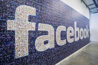 Facebook, novità per Live: dirette solo per Gruppi e reazioni a filmati Facebook, novità per Live: dirette solo per Gruppi e reazioni a filmati