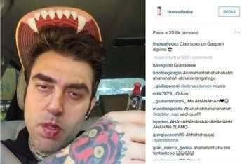 Fedez si trasforma in Gasparri su Instagram: Ciao, sono un 'cosodipinto' /Video Fedez si trasforma in Gasparri su Instagram: Ciao, sono un 'cosodipinto' /Video