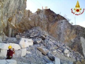 Carrara, frana alla cava: trovati morti i due operai /Foto - Video 1 - 2 Carrara, frana alla cava: trovati morti i due operai /Foto - Video 1 - 2