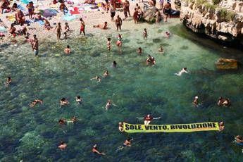 Referendum trivelle, 12 artisti italiani in difesa del mare /Video Referendum trivelle, 12 artisti italiani in difesa del mare /Video