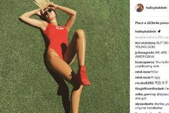Sgambatissimo e sexy, torna il costume intero di Baywatch. Ed è subito tendenza /Foto Sgambatissimo e sexy, torna il costume intero di Baywatch. Ed è subito tendenza /Foto