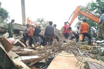 Terremoto di magnitudo 6,4 in Indonesia: almeno 92 morti Terremoto di magnitudo 6,4 in Indonesia: almeno 92 morti