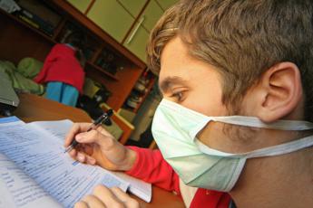 Coronavirus, più insidioso di pandemia 2009: cruciale rallentarlo