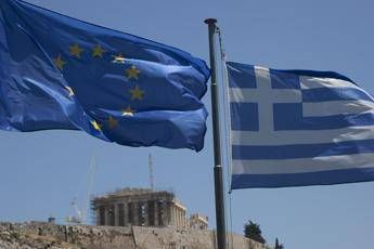 Fitoussi: Evitato naufragio Ue ma condizioni eccessive per la Grecia Fitoussi: Evitato naufragio Ue ma condizioni eccessive per la Grecia