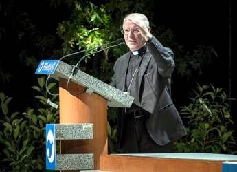 Monsignor Galantino: Bergoglio è un Papa politico Monsignor Galantino: Bergoglio è un Papa politico