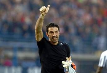 Buffon: Venti anni tra i grandi, ma la prima non si scorda mai Buffon: Venti anni tra i grandi, ma la prima non si scorda mai