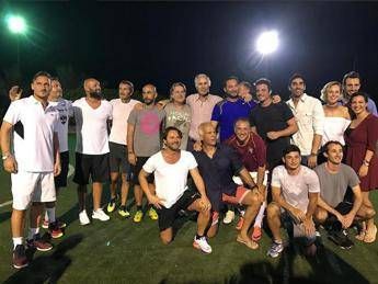 Pellegrini-Magnini torna il sereno? Natale alle Maldive con Totti e Malagò Pellegrini-Magnini torna il sereno? Natale alle Maldive con Totti e Malagò