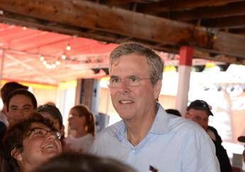 Jeb Bush passa al contrattacco e mostra in un video 'il vero Donald Trump' /Guarda Jeb Bush passa al contrattacco e mostra in un video 'il vero Donald Trump' /Guarda