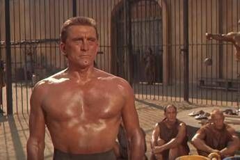 Un secolo da Spartacus di Hollywood, Kirk Douglas compie 100 anni Un secolo da Spartacus di Hollywood, Kirk Douglas compie 100 anni