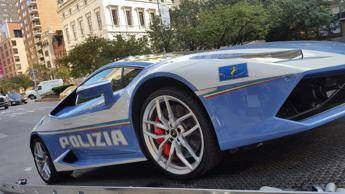 La Lamborghini e cento agenti di Polizia protagonisti al 'Columbus day' di New York La Lamborghini e cento agenti di Polizia protagonisti al 'Columbus day' di New York