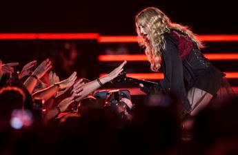 Fan in coda per Madonna, ingresso al concerto di Torino con controlli rafforzati Fan in coda per Madonna, ingresso al concerto di Torino con controlli rafforzati
