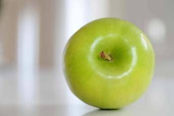 Fazzoletti e scarpe dagli scarti della frutta, nascono 'cartamela' e 'pellemela' Fazzoletti e scarpe dagli scarti della frutta, nascono 'cartamela' e 'pellemela'