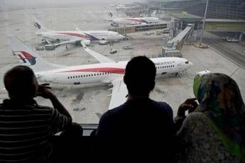 Volo MH370 scomparso, sarà inviato in Australia il rottame trovato in Mozambico Volo MH370 scomparso, sarà inviato in Australia il rottame trovato in Mozambico