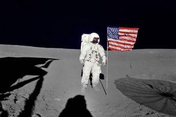 Morto Edgar Mitchell, sesto uomo a camminare sulla Luna /Video Morto Edgar Mitchell, sesto uomo a camminare sulla Luna /Video