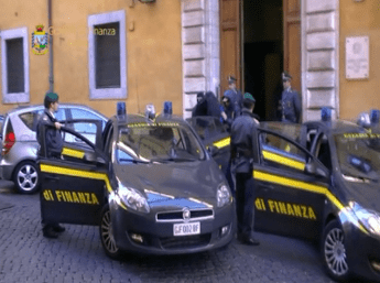 False vincite a videolottery per 1,5 milioni, in due video i pestaggi dei riciclatori/Video False vincite a videolottery per 1,5 milioni, in due video i pestaggi dei riciclatori/Video