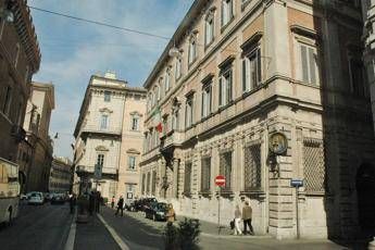 Berlusconi e l'addio a Palazzo Grazioli, ma il Covid blocca il trasloco Berlusconi e l'addio a Palazzo Grazioli, ma il Covid blocca il trasloco