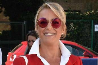 Pascale 'tifosa azzurra' su Instagram Pascale 'tifosa azzurra' su Instagram