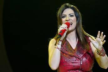 Laura Pausini festeggia 41 anni e annuncia il 'Similiday' Laura Pausini festeggia 41 anni e annuncia il 'Similiday'