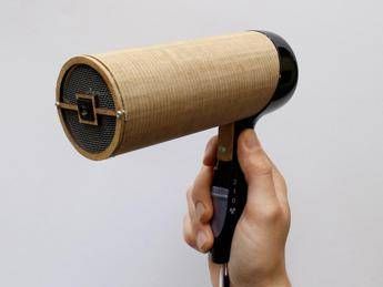 L'innovazione fa tappa a Roma, al 'Maker Faire' spunta il phon che scatta selfie L'innovazione fa tappa a Roma, al 'Maker Faire' spunta il phon che scatta selfie