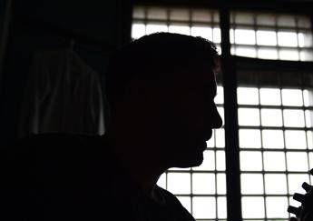 Emirati, al bando l'emoticon con il dito medio: 3 anni di carcere a chi la usa Emirati, al bando l'emoticon con il dito medio: 3 anni di carcere a chi la usa