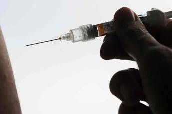 I vaccini fanno paura: un genitore su 3 li teme più delle malattie I vaccini fanno paura: un genitore su 3 li teme più delle malattie