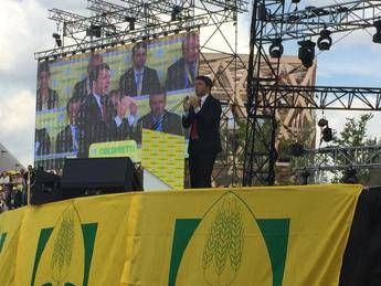 Renzi: Dal 1 gennaio stop a Imu e Irap agricola Renzi: Dal 1 gennaio stop a Imu e Irap agricola