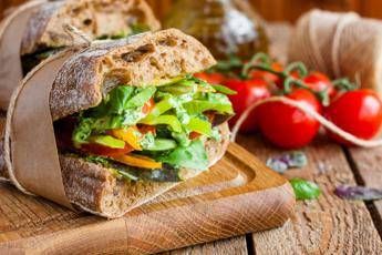 Più vegetariani in Italia. Poi ci sono i crudisti, i fruttariani... Più vegetariani in Italia. Poi ci sono i crudisti, i fruttariani...