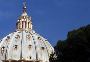 Becciu rinuncia a cardinalato, dagli altari alle polveri la parabola dell'aspirante Papa