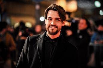 Scanu conquista il disco d'oro per Finalmente piove: Come vincere Sanremo Scanu conquista il disco d'oro per Finalmente piove: Come vincere Sanremo