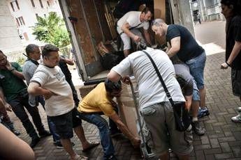 Quindici anni e metastasi in tutto il corpo, sfrattato dalla casa occupata a Palermo Quindici anni e metastasi in tutto il corpo, sfrattato dalla casa occupata a Palermo
